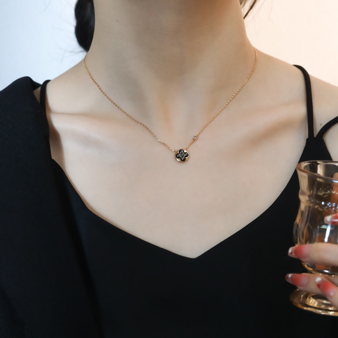 ¡®Glow Jewelry¡¯SUN PEDANT PINK GOLD 1 DIAMOND NECKLACE