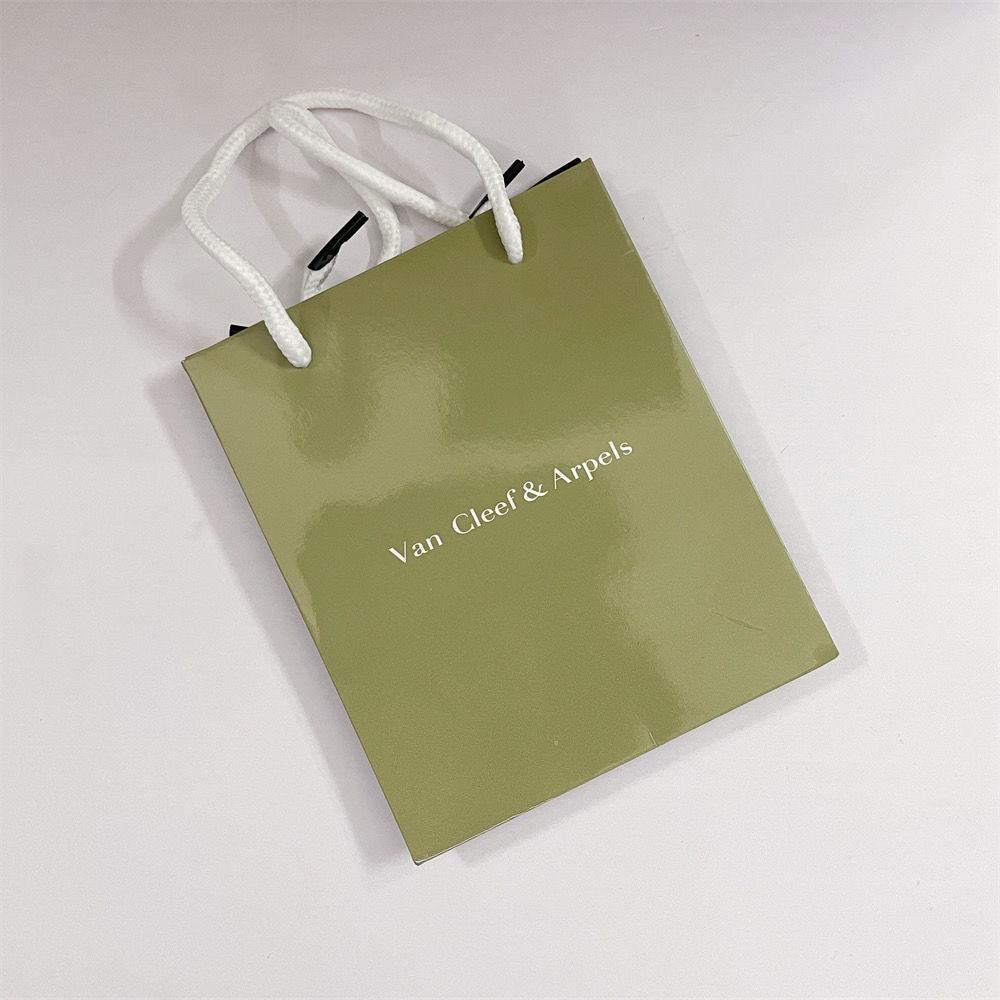 ¡®Glow Jewelry¡¯VA CLOVER BRACELET NECKLACE RING BOX GIFT BAG