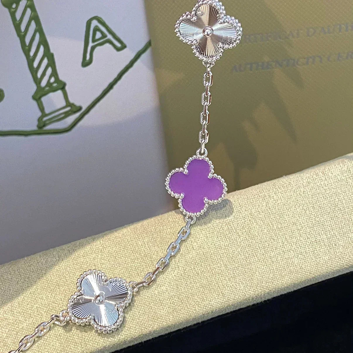 [Glow Jewelry] CLOVER 5 MOTIF VIOLET BRACELET COLLECTION