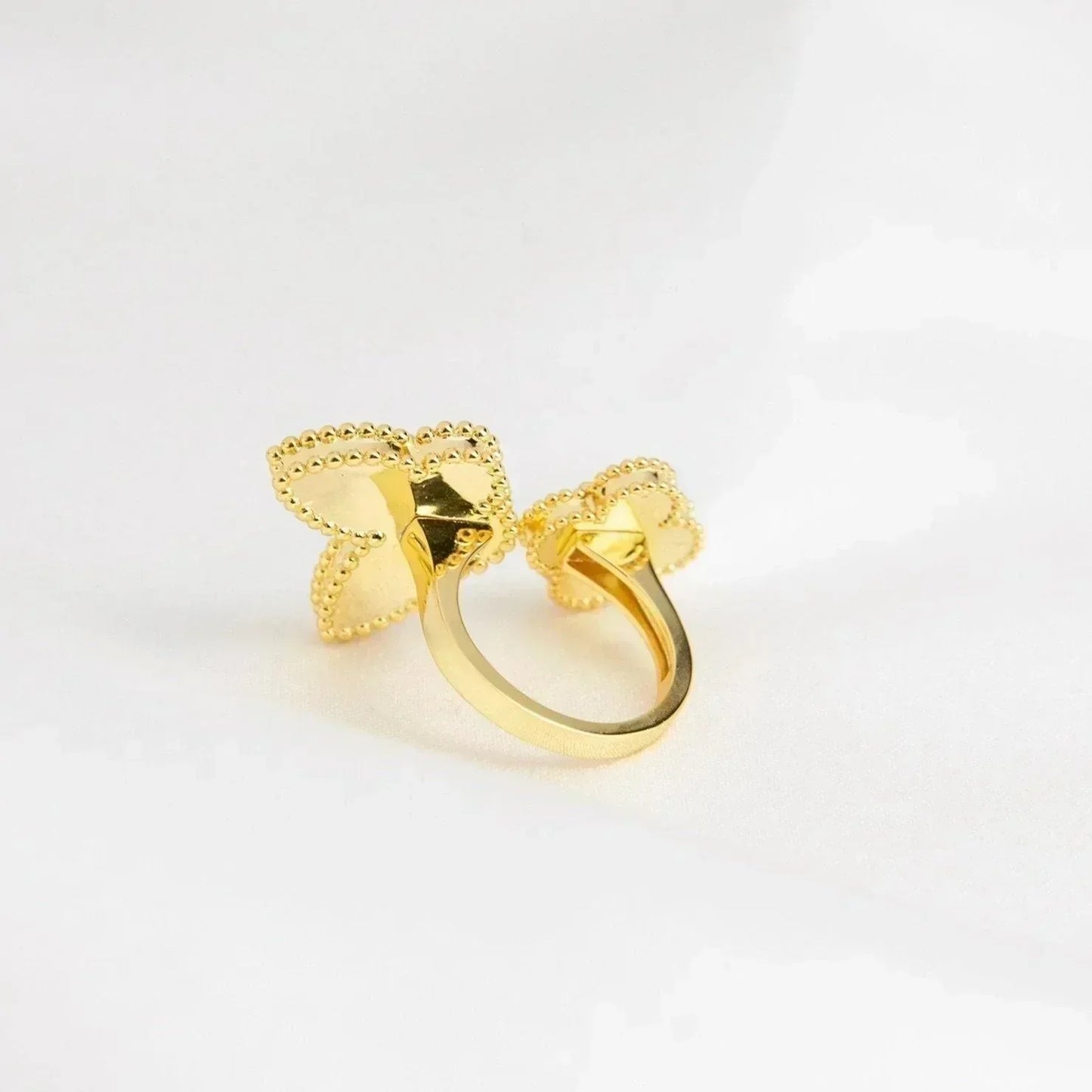 ¡®Glow Jewelry¡¯LUCKY BETWEEN THE FINGER RING