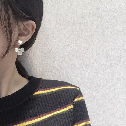 ¡®Glow Jewelry¡¯CLOVER SWEET WHITE MOP EARRINGS