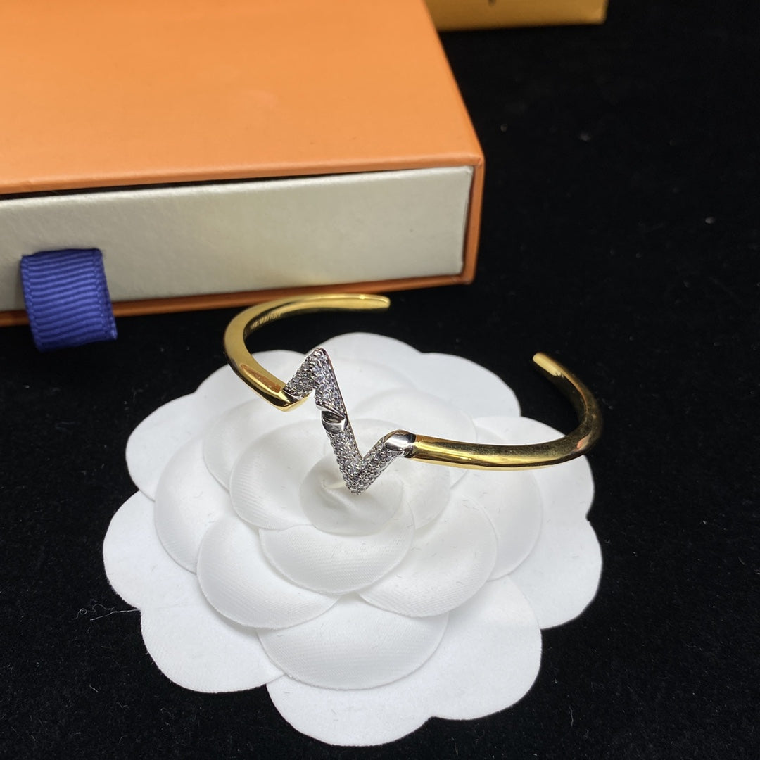 ¡®Glow Jewelry¡¯VOLTE UPSITE DOWN DIAMOND GOLD OPEN BRACELET