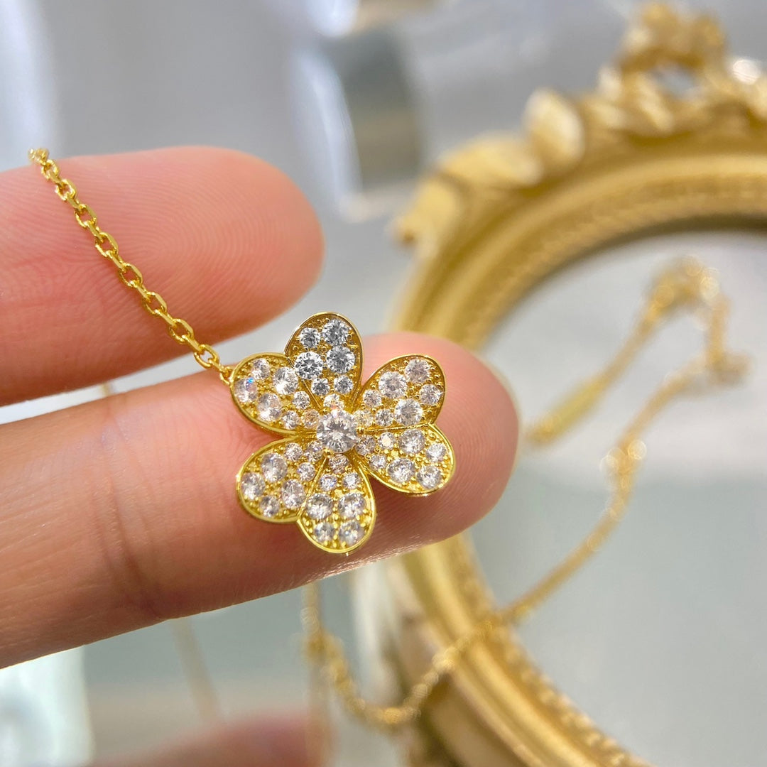 ¡®Glow Jewelry¡¯FLOWER DIAMOND NECKLACE