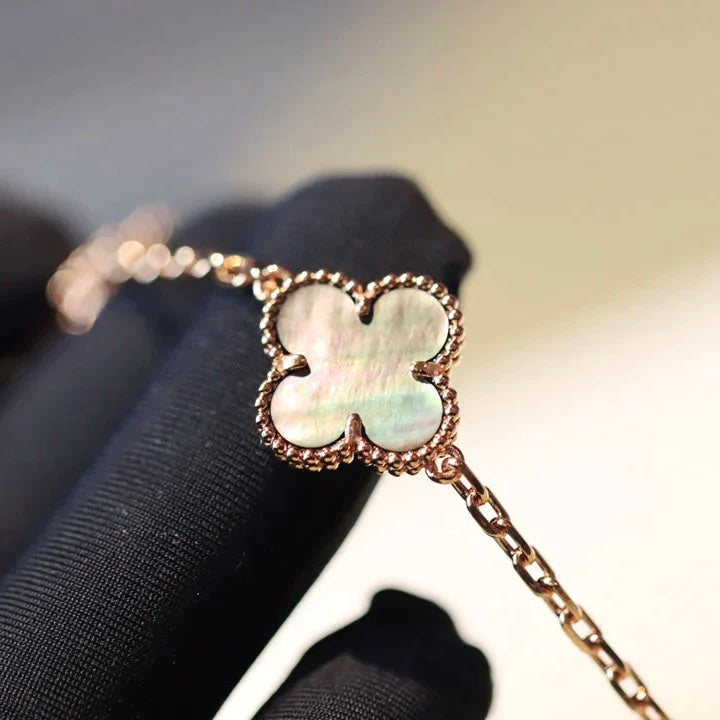¡®Glow Jewelry¡¯CLOVER 20 MOTIFS DARK MOP DIAMOND  NECKLACE