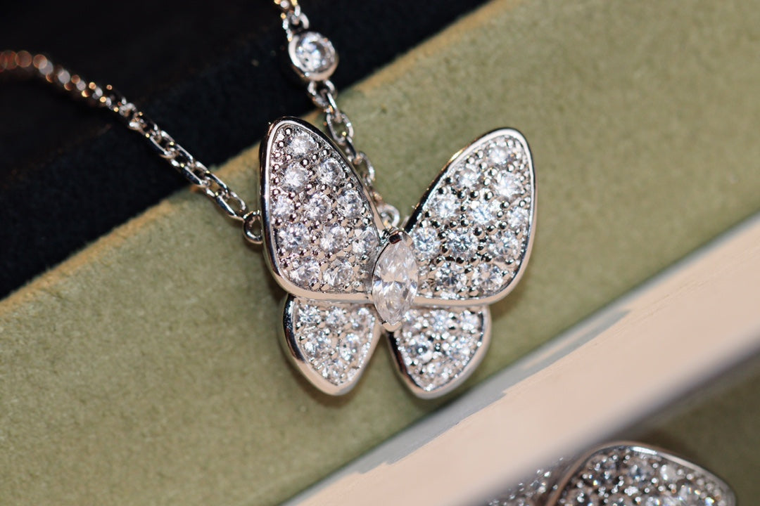 [Glow Jewelry]BUTTERFLY DIAMOND NECKLACE