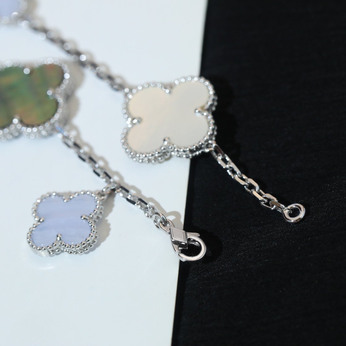 [Glow Jewelry]CLOVER BRACELET 5 MOTIFS MOP CHALCEDONY SILVER