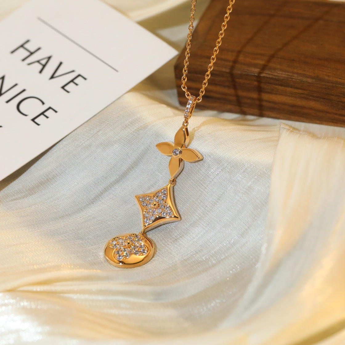 [Glow Jewelry]STAR AND SUN DIAMOND PINK GOLD NECKLACE