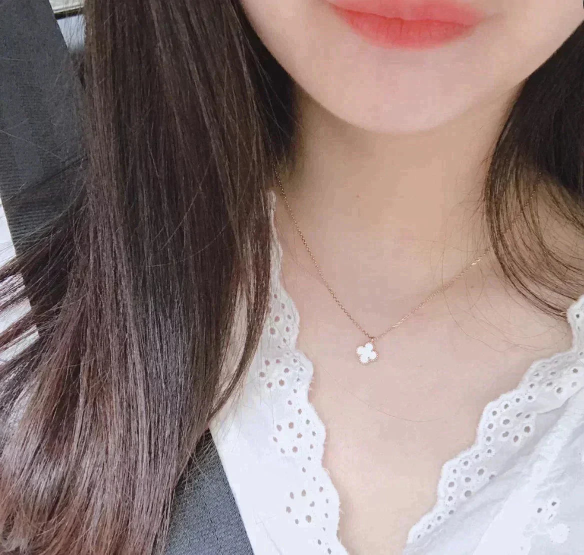 [Glow Jewelry]CLOVER MINI 9.5MM WHITE MOTHER-OF-PEARL NECKLACE