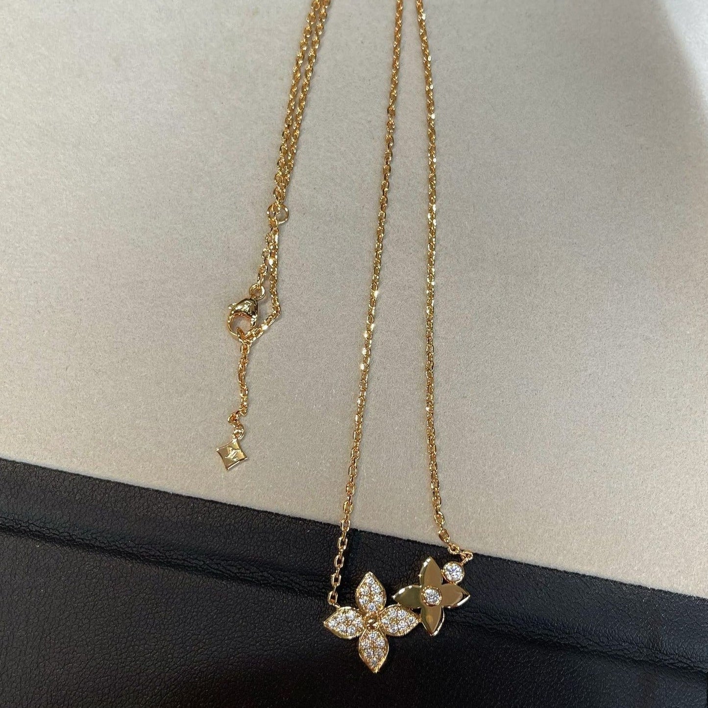 [Glow Jewelry]STAR BLOSSOM NECKLACE PINK GOLD DIAMONDS