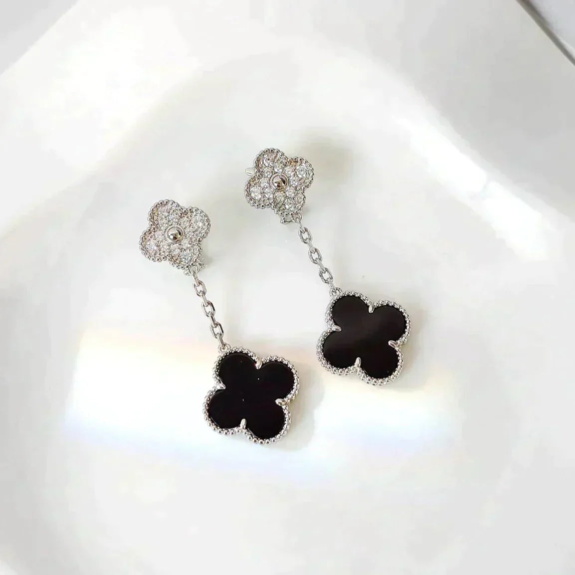 ¡®Glow Jewelry¡¯CLOVER 2 MOTIFS  DIAMOND ONYX EARRINGS SILVER