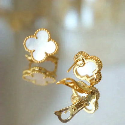 [Glow Jewelry]CLOVER MEDIUM 1 MOTIFS  WHITE MOP STUD EARRINGS