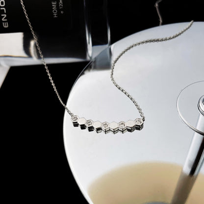 ¡®Glow Jewelry¡¯BEE MY LOVE DIAMOND NECKLACE