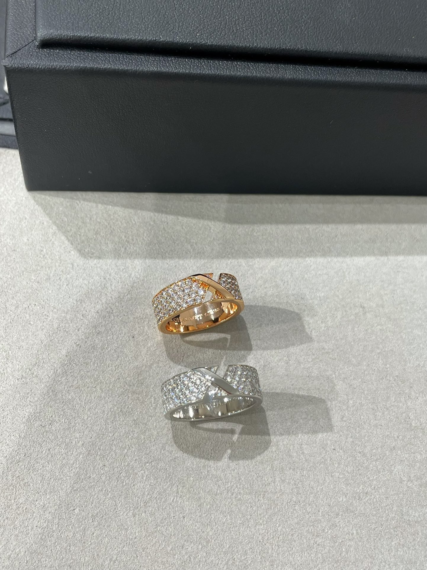 [Glow Jewelry]LIENS EVIDENCE  DIAMOND PAVED RING
