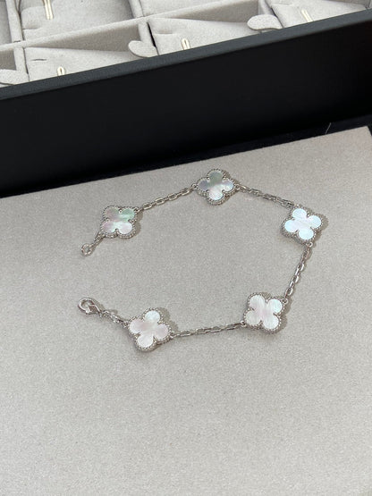 [Glow Jewelry]New CLOVER WHITE PEARL MOP 5 MOTIF BRACELET COLLECTION