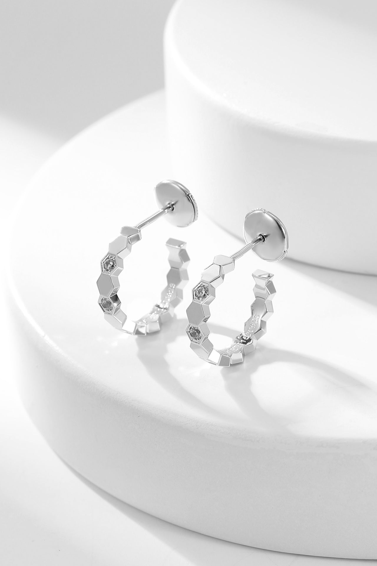 [Glow Jewelry]BEE LOVE DIAMOND HOOP EARRINGS