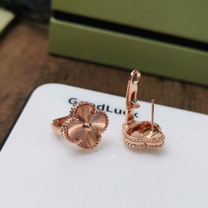 [Glow Jewelry]CLOVER MEDIUM STUD EARRINGS