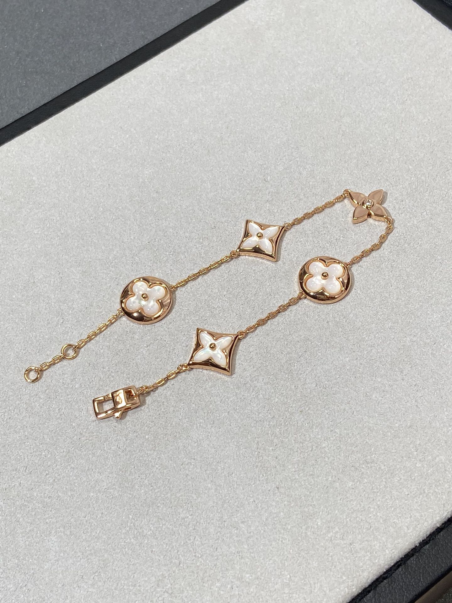 [Glow Jewelry]STAR AND SUN 5 MOTIF MOP PINK GOLD BRACELET