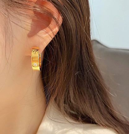[Glow Jewelry]LOVE 5.5MM 1 DIAMOND EARRINGS