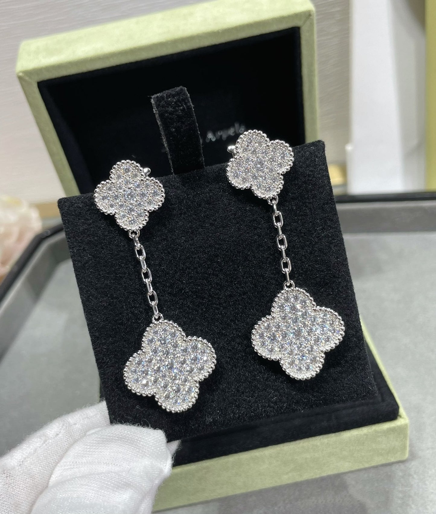 ¡®Glow Jewelry¡¯CLOVER 2 MOTIFS DIAMOND PAVED SILVER EARRINGS
