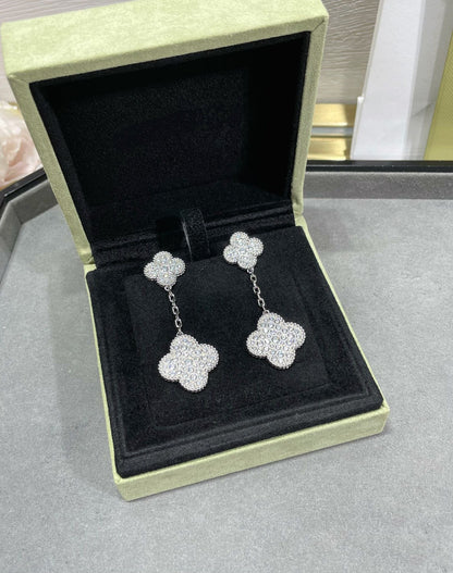 ¡®Glow Jewelry¡¯CLOVER 2 MOTIFS DIAMOND PAVED SILVER EARRINGS