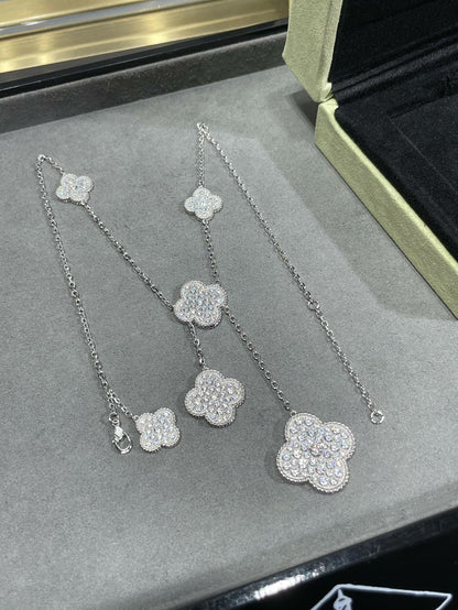 ¡®Glow Jewelry¡¯CLOVER 6 MOTIF DIAMOND PAVED NECKLACE
