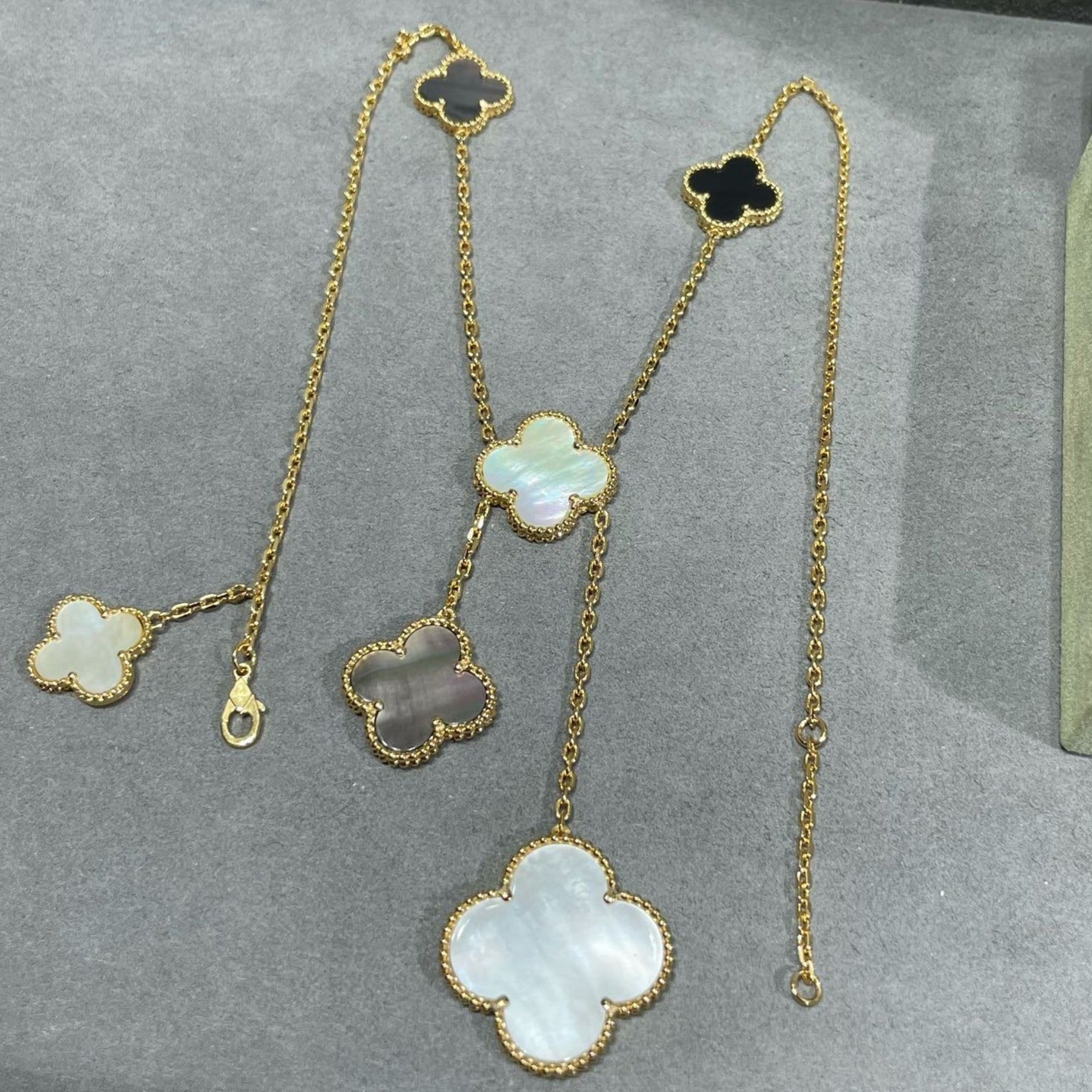 ¡®Glow Jewelry¡¯CLOVER 6 MOTIF MOP ONYX GOLD NECKLACE