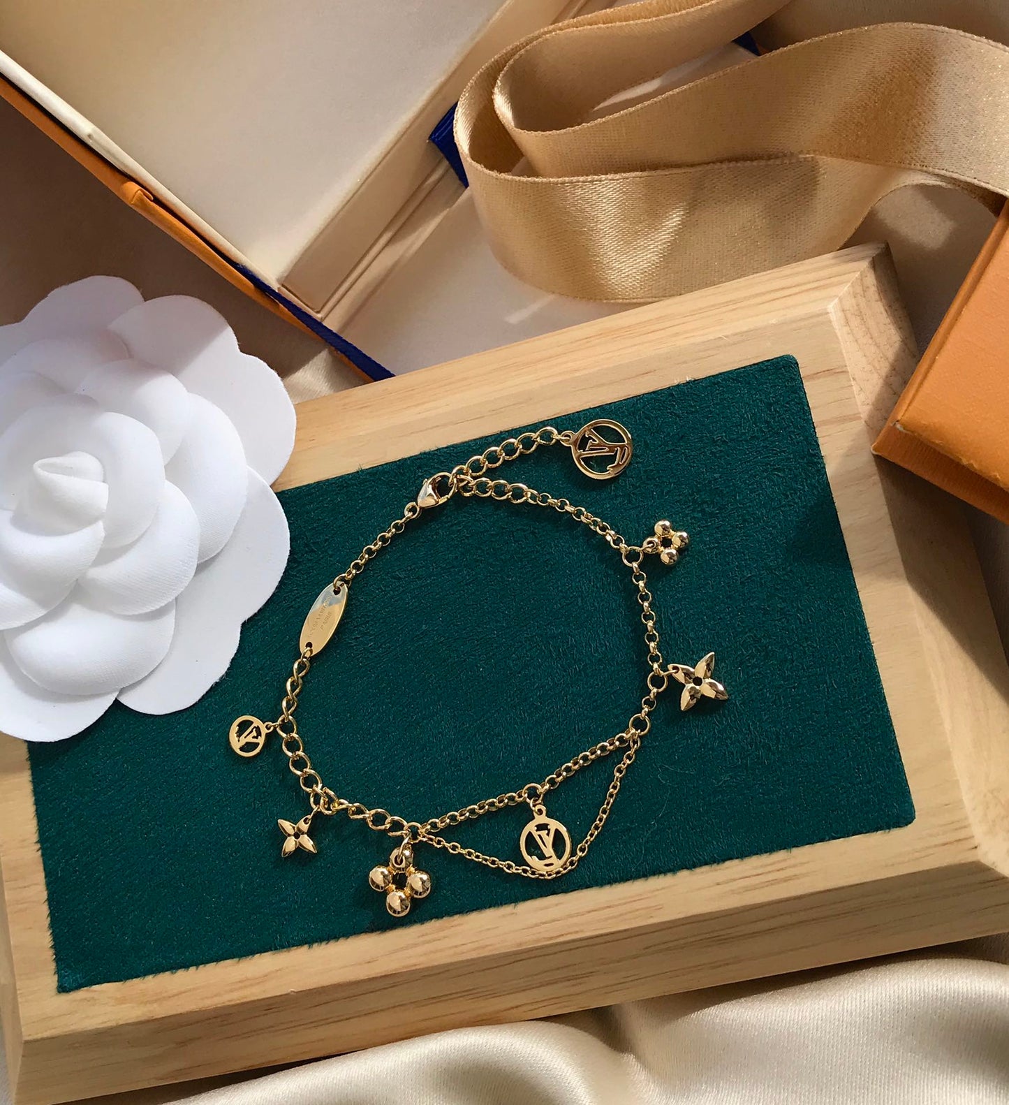 ¡®Glow Jewelry¡¯BLOOMING PINK GOLD MOP BRACELET