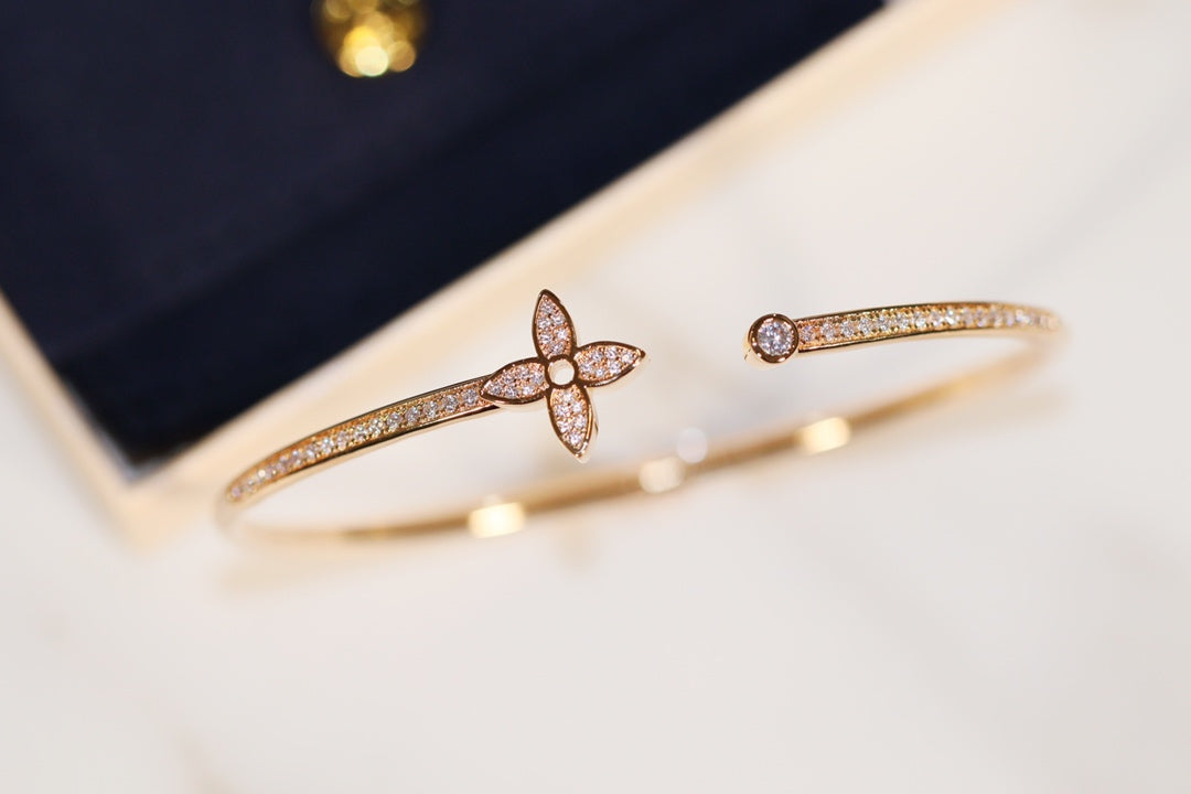 ¡®Glow Jewelry¡¯IDYLLE GOLD OPEN BRACELET DIAMOND PAVED