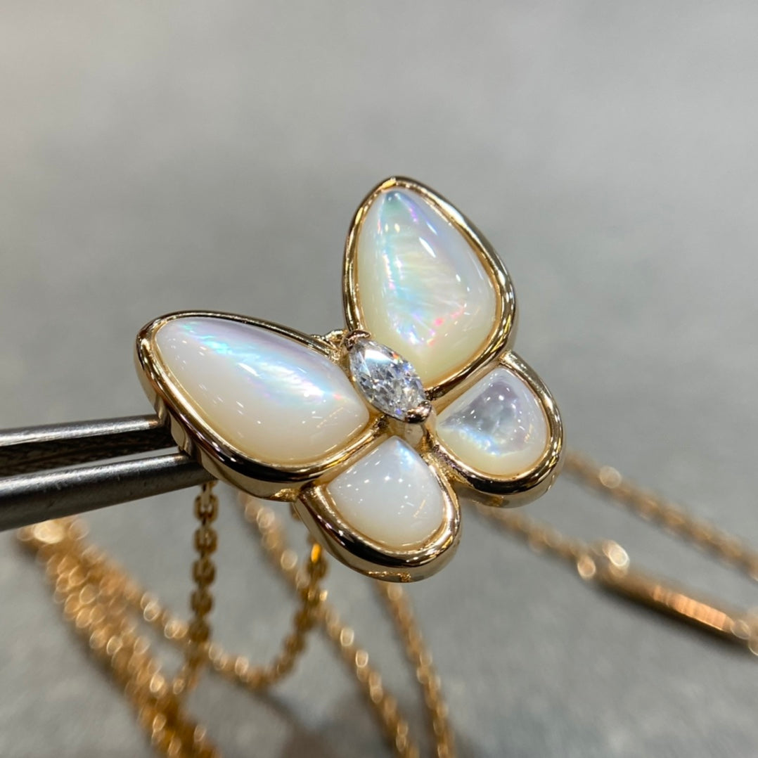 ¡®Glow Jewelry¡¯BUTTERFLY MOP DIAMOND NECKLACE