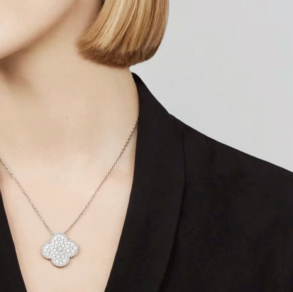 [Glow Jewelry]CLOVER 25MM LARGE PENDANT DIAMOND PAVED SILVER NECKLACE