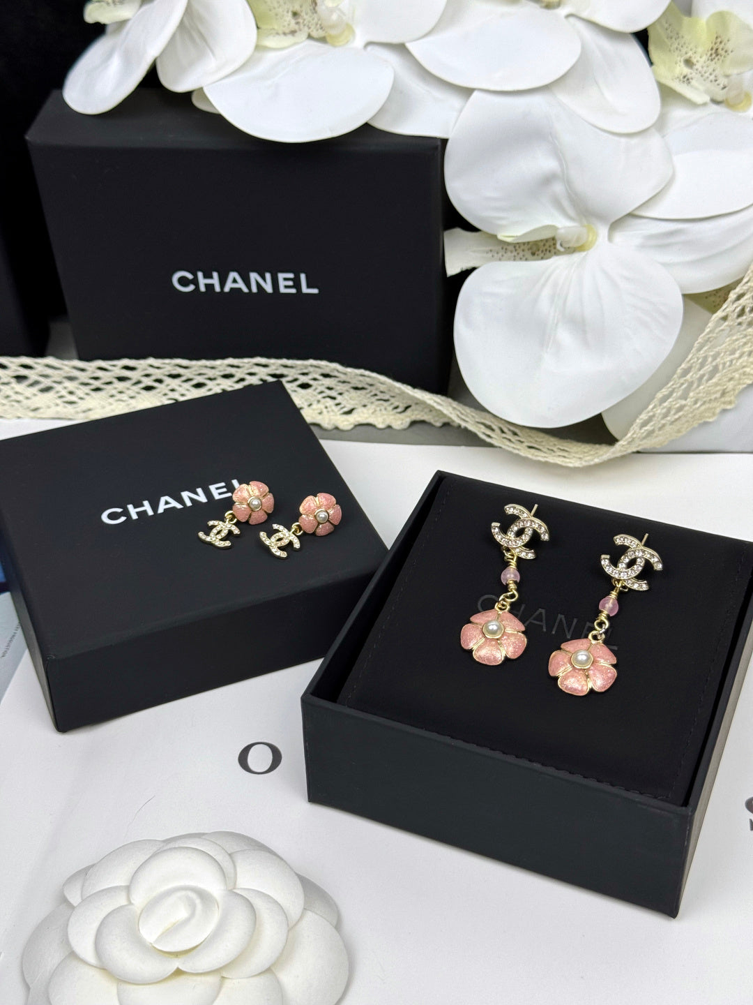 [Glow Jewelry]26C Pink Camellia Enamel Pendant with Double C Earrings