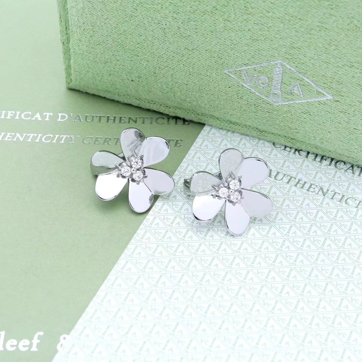¡®Glow Jewelry¡¯FRIVOLE EARRINGS- LARGE MODEL