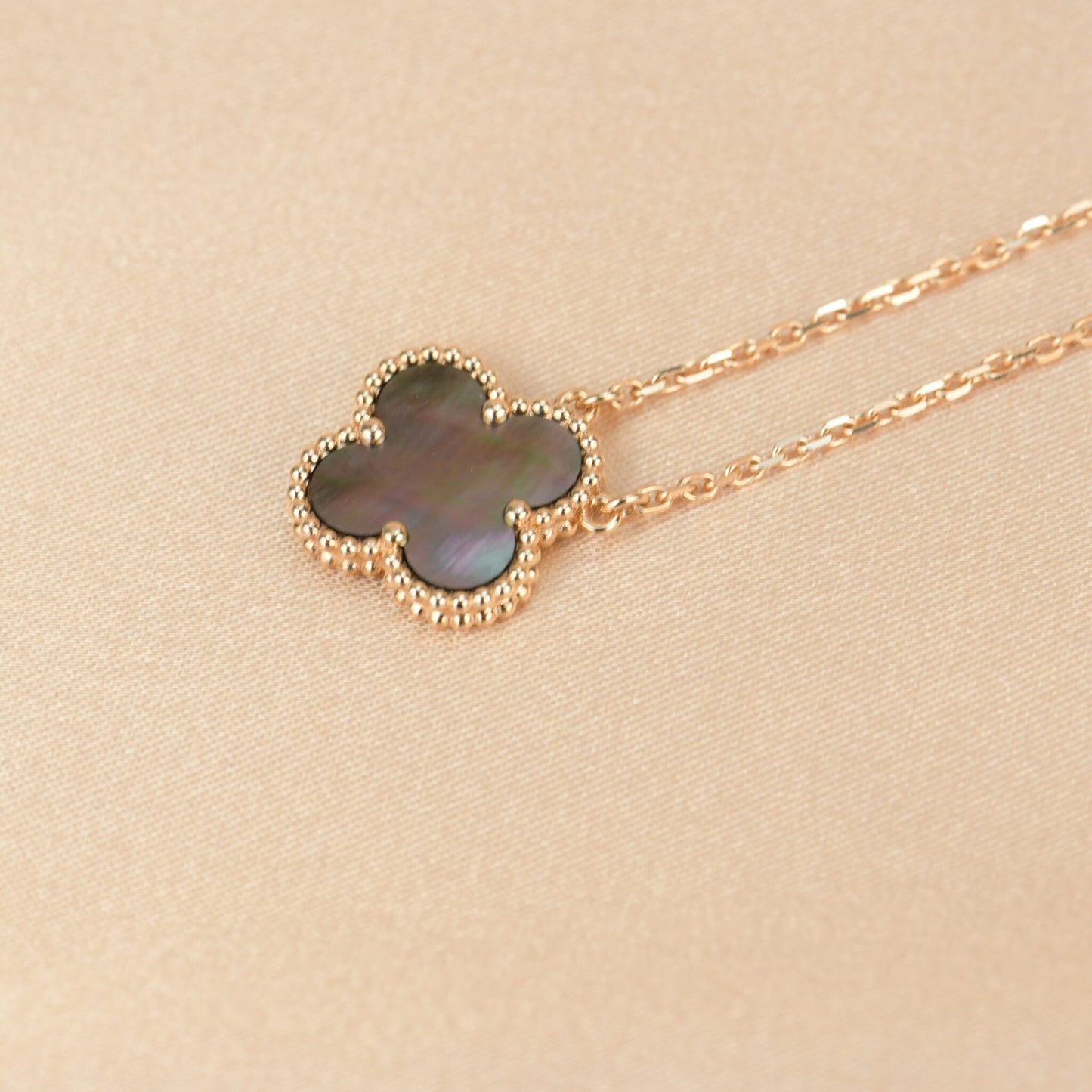[Glow Jewelry]CLOVER 15MM  GRAY MOTHER OF PEARL NECKLACE