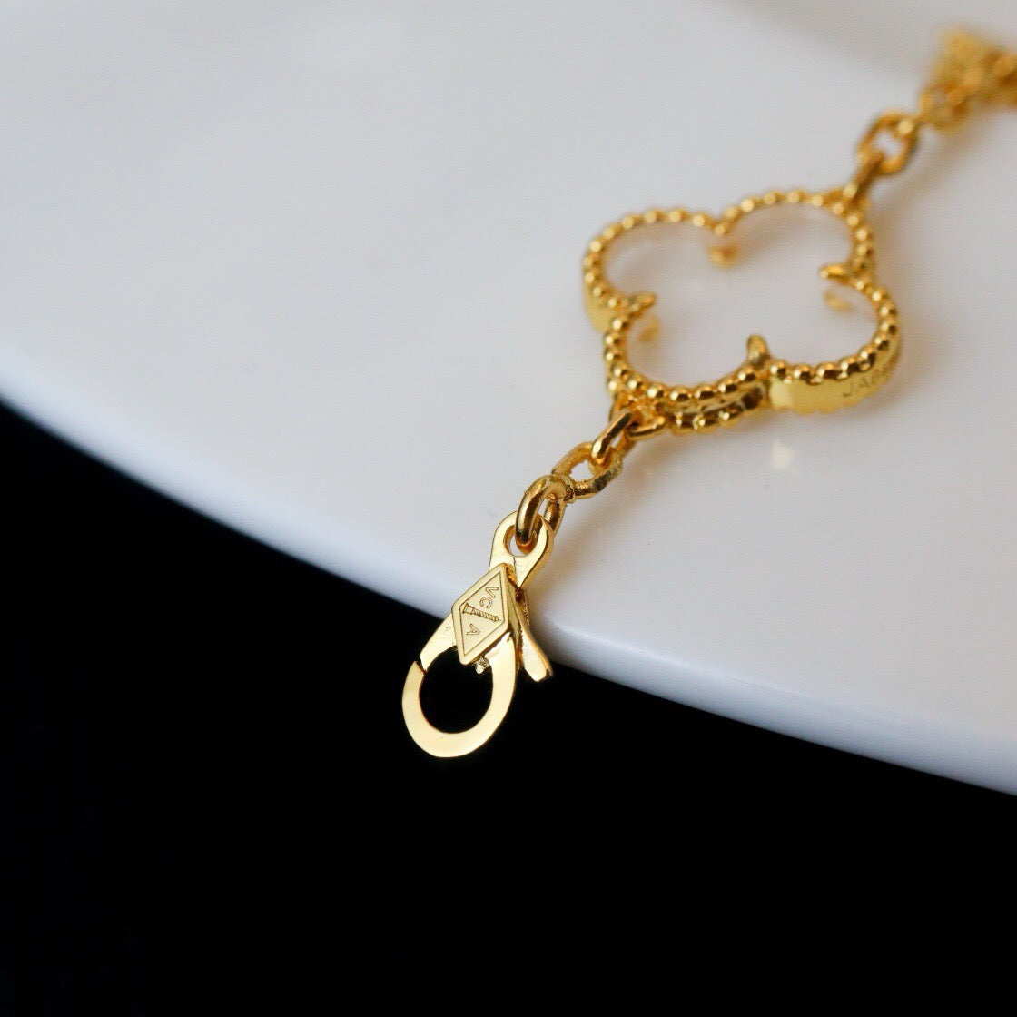 [Glow Jewelry]New CLOVER 5 MOTIF ROCK CRYSTAL BRACELET