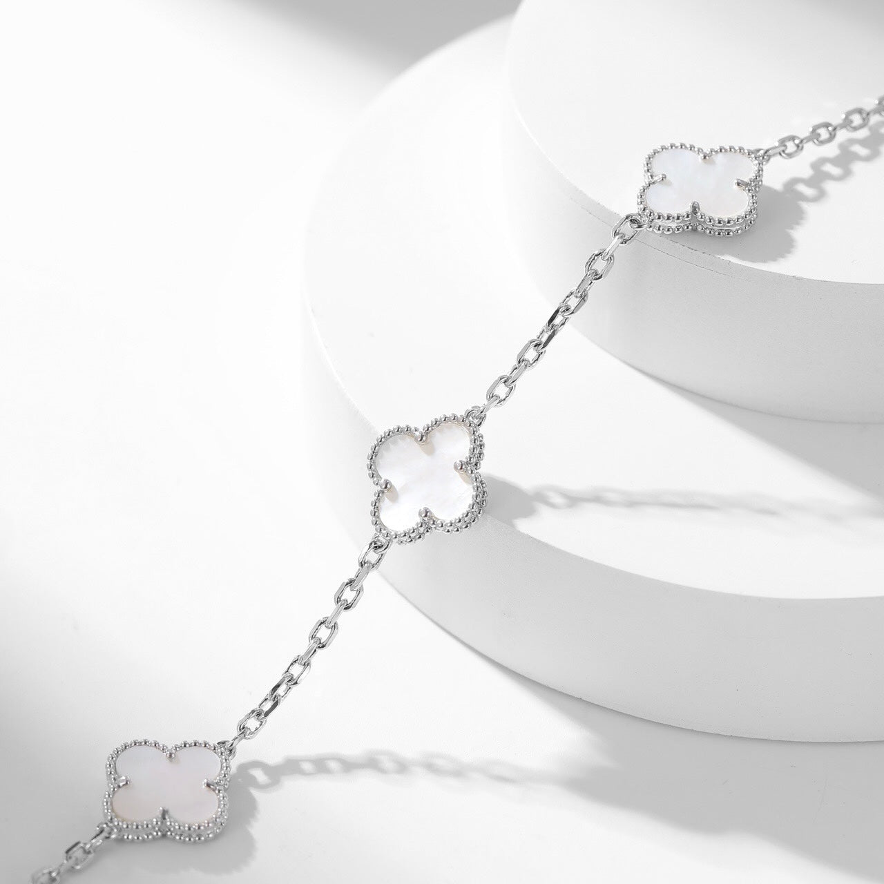 [Glow Jewelry]CLOVER 10 MOTIFS WHITE MOTHER OF PEARL NECKLACE