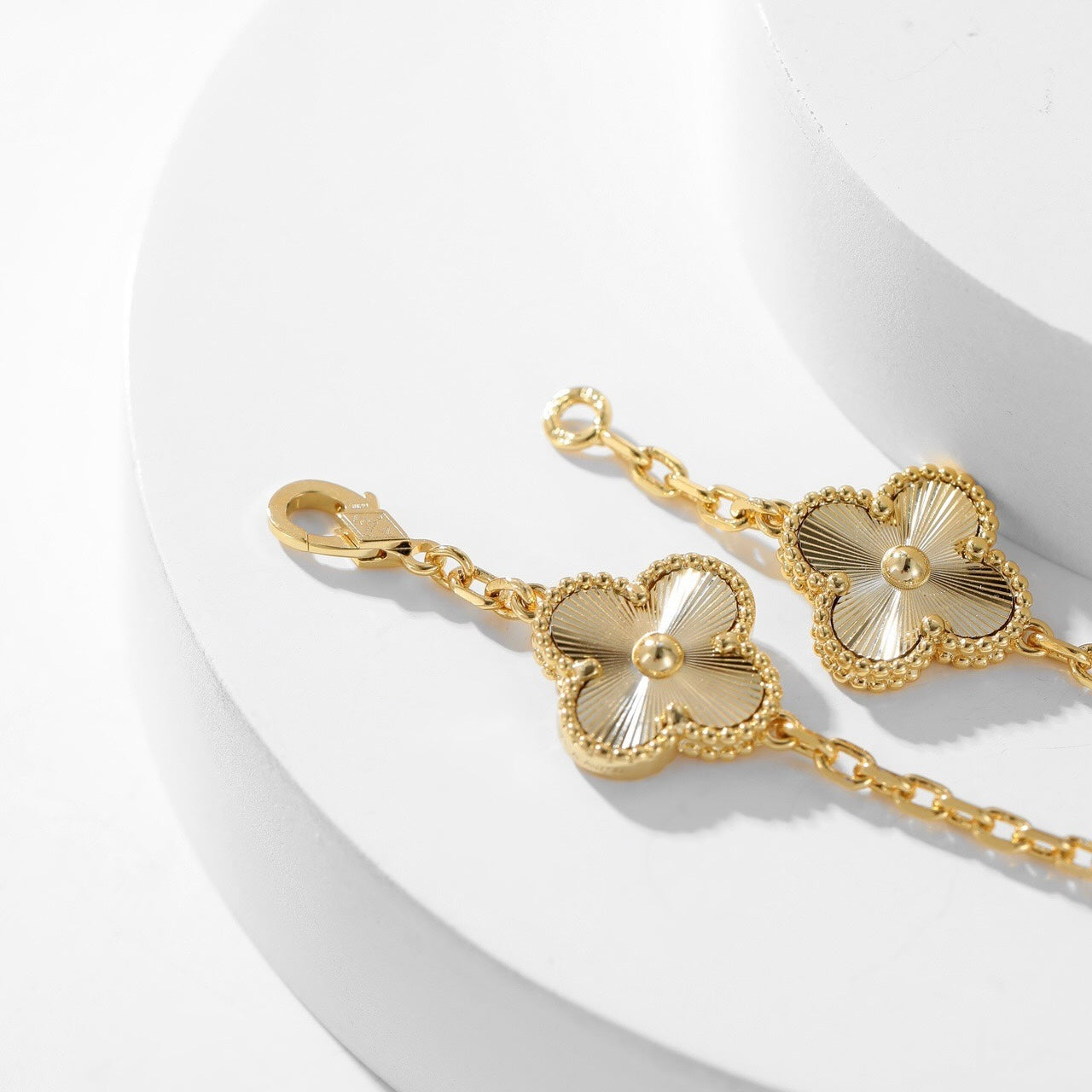 [Glow Jewelry]CLOVER 10 MOTIFS LASER NECKLACE