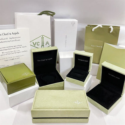 ¡®Glow Jewelry¡¯VA CLOVER BRACELET NECKLACE RING BOX GIFT BAG