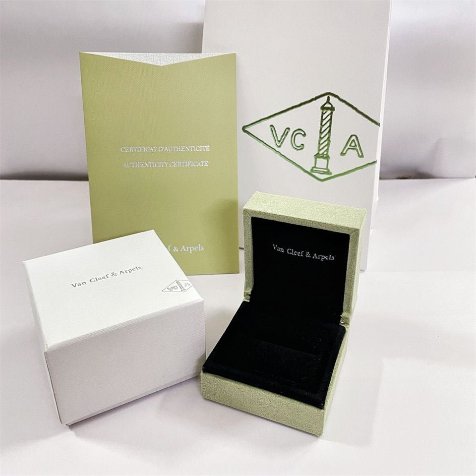 ¡®Glow Jewelry¡¯VA CLOVER BRACELET NECKLACE RING BOX GIFT BAG