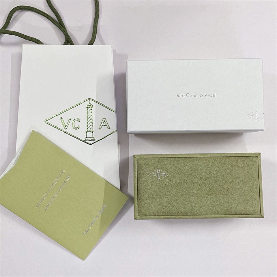 ¡®Glow Jewelry¡¯VA CLOVER BRACELET NECKLACE RING BOX GIFT BAG