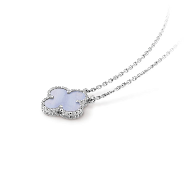 ¡®Glow Jewelry¡¯CLOVER 15MM BLUE CHALCEDONY NECKLACE SILVER