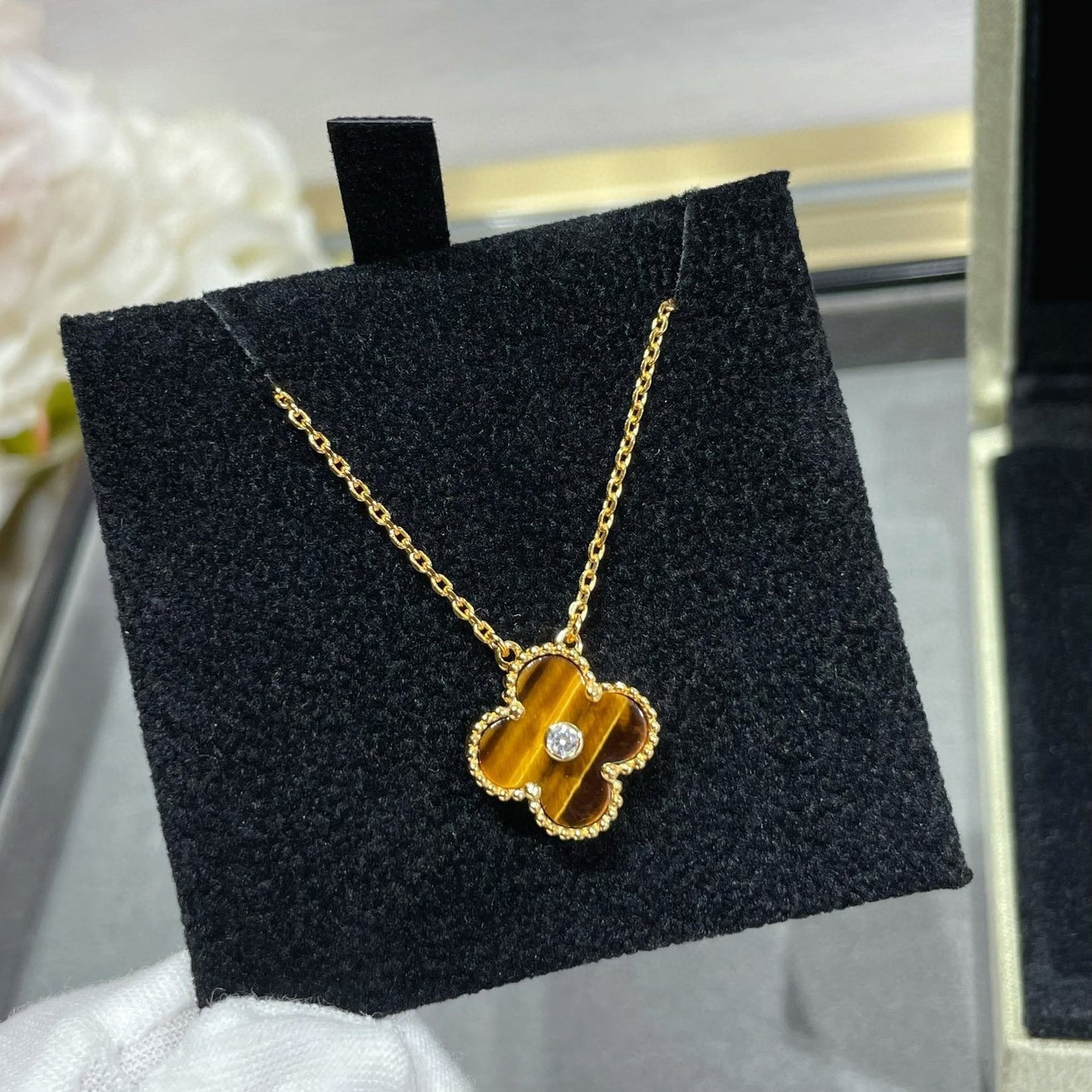 [Glow Jewelry]CLOVER 15MM DIAMOND AND YELLOW TIGER'S EYE AGATE necklace