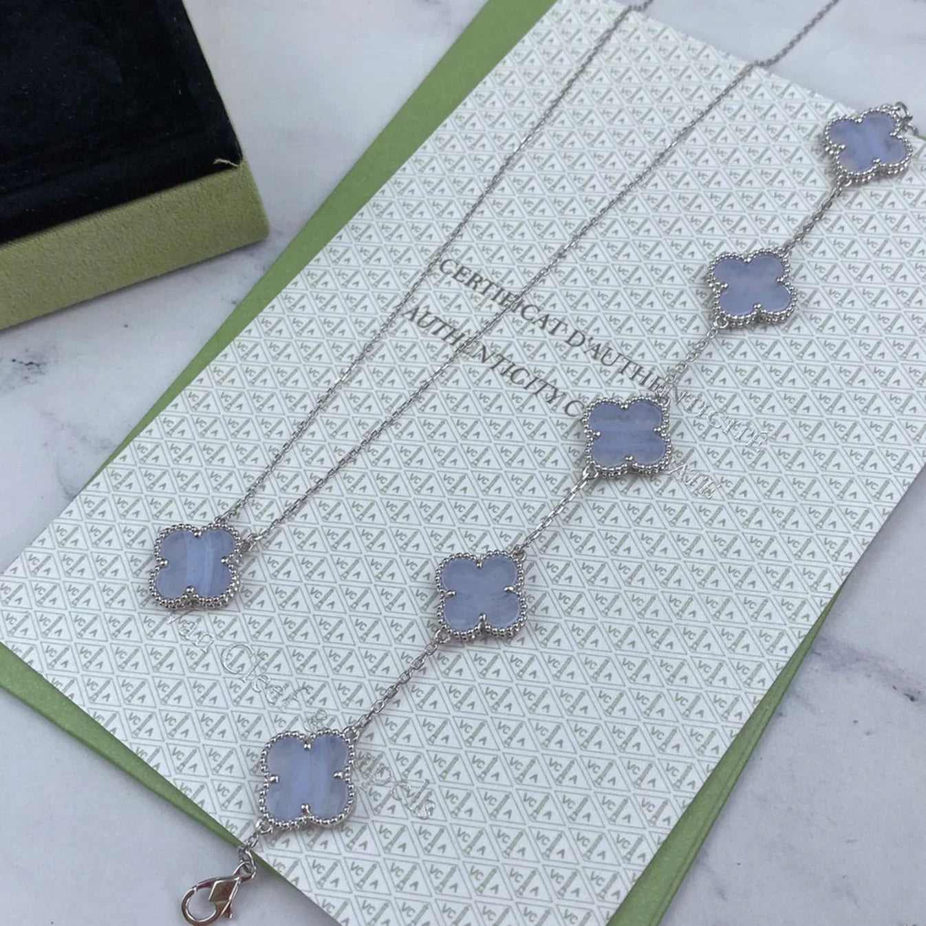 [Glow Jewelry]New  CLOVER 5 MOTIF PURPLE CHALCEDONY BRACELET COLLECTION