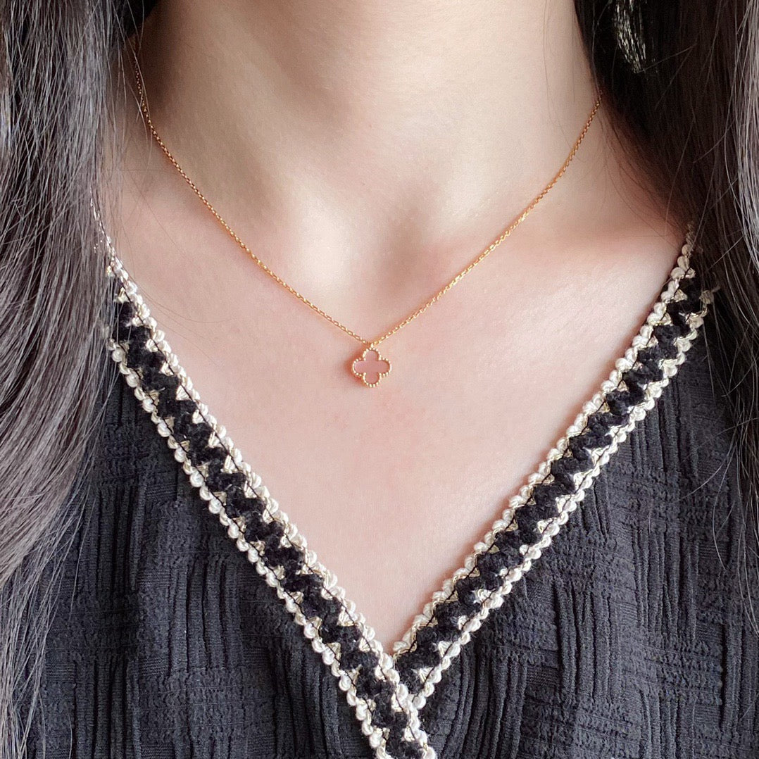 ¡®Glow Jewelry¡¯CLOVER 15MM PINK MOTHER-OF-PEARL SINGLE FLOWER NECKLACE