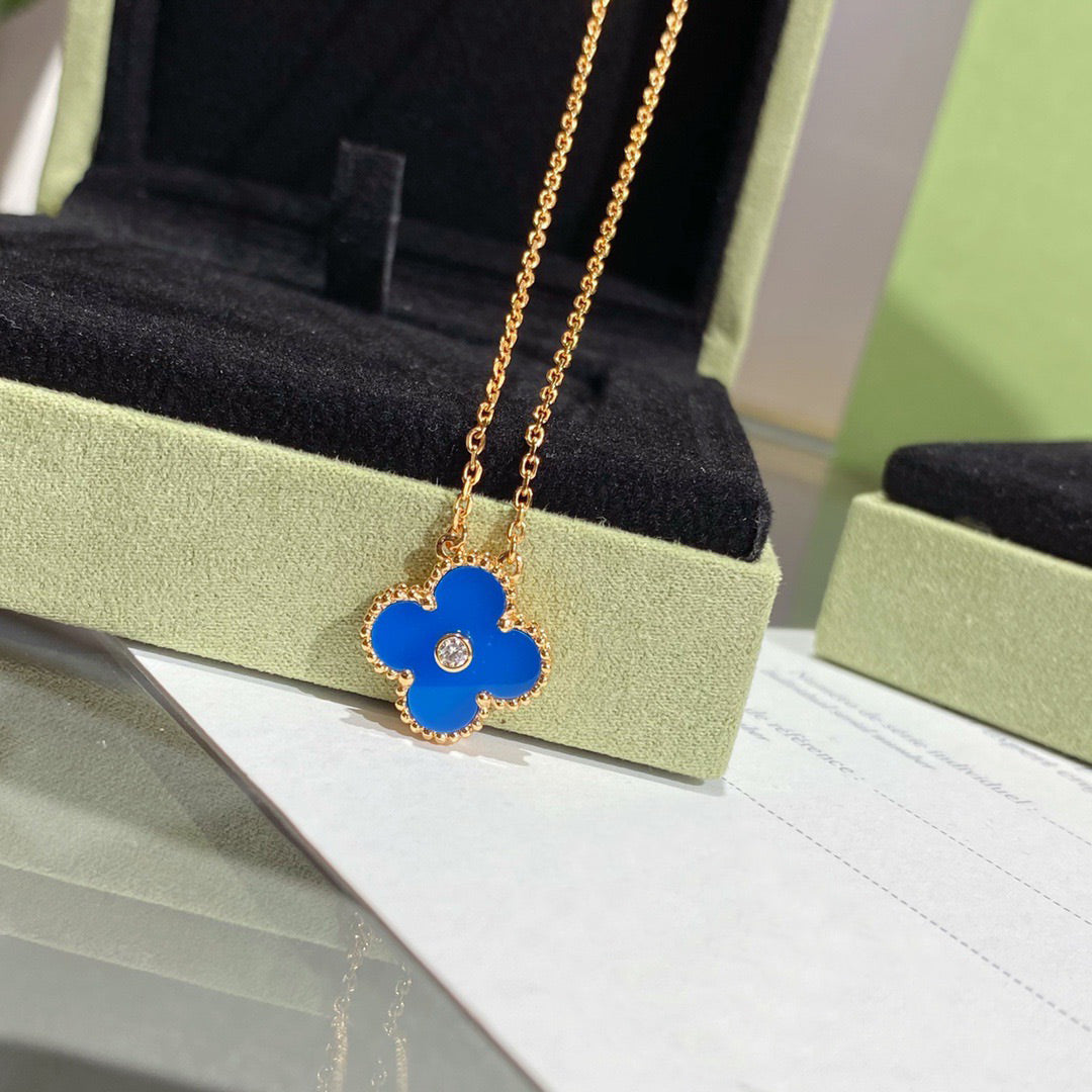 [Glow Jewelry]CLOVER 15MM DIAMOND AND BLUE AGATE NECKLACE