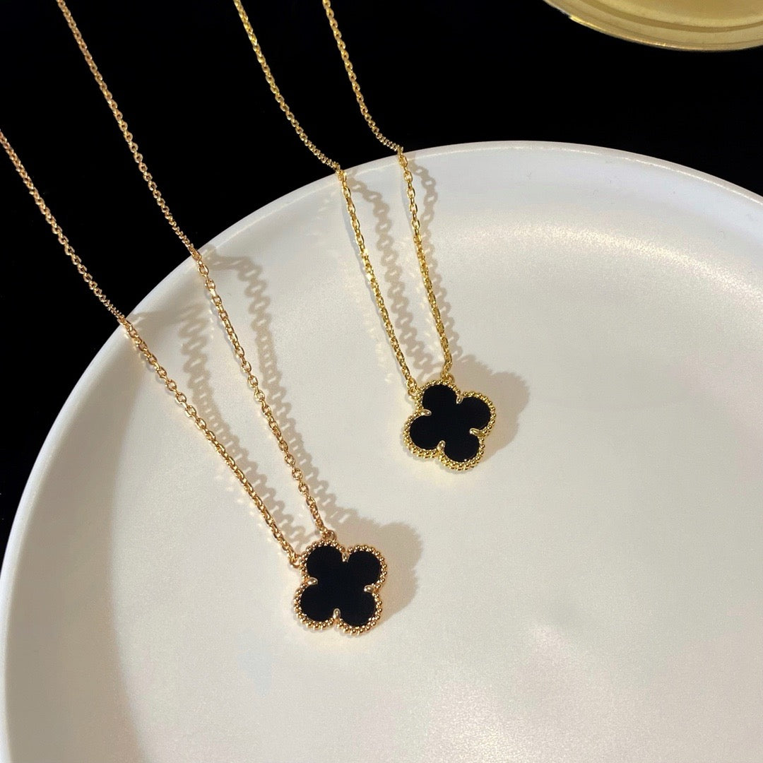 ¡®Glow Jewelry¡¯CLOVER 15MM BLACK ONYX SINGLE FLOWER NECKLACE