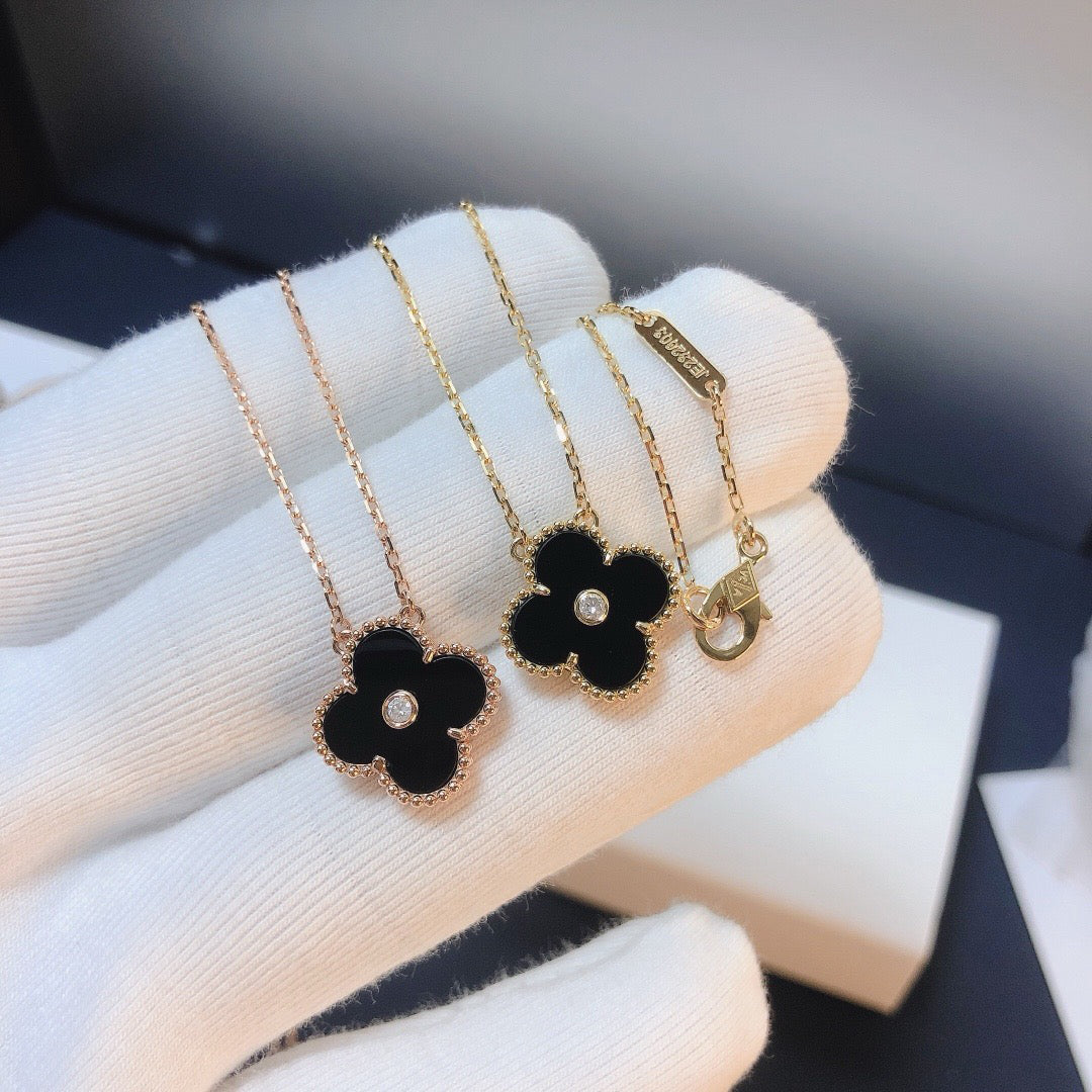 [Glow Jewelry]CLOVER 15MM DIAMOND ONYX NECKLACE