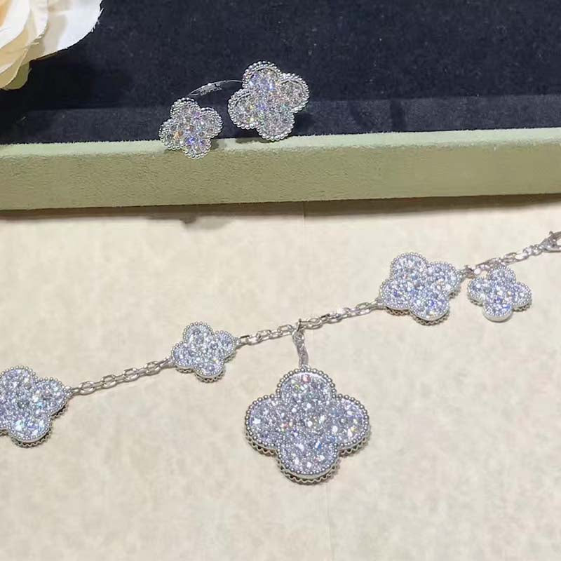 ¡®Glow Jewelry¡¯CLOVER 6 MOTIFS SILVER DIAMOND BRACELET