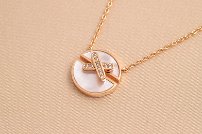 ¡®Glow Jewelry¡¯JEUX DE PINK GOLD DIAMOND NECKLACE