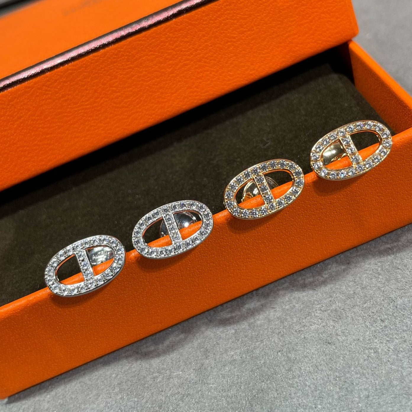[Glow Jewelry]HM FULL DIAMOND PIG NOSE STUD EARRINGS
