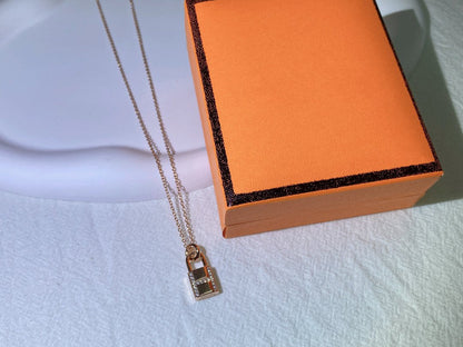 ¡®Glow Jewelry¡¯HM ADVANCED NICHE LOCK HEAD NECKLACE DIAMONDS